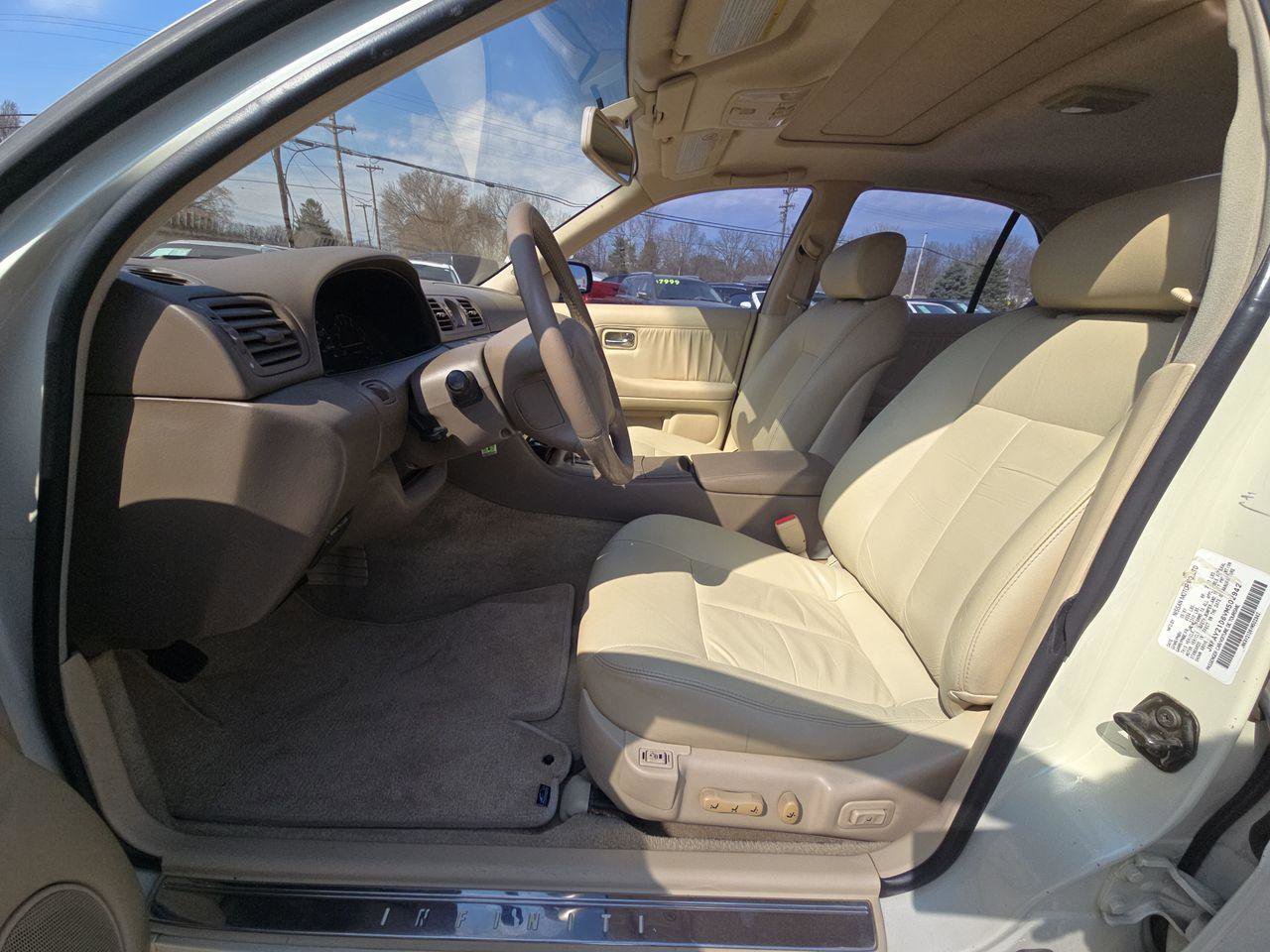 Used 1997 INFINITI J30 RWD image 3