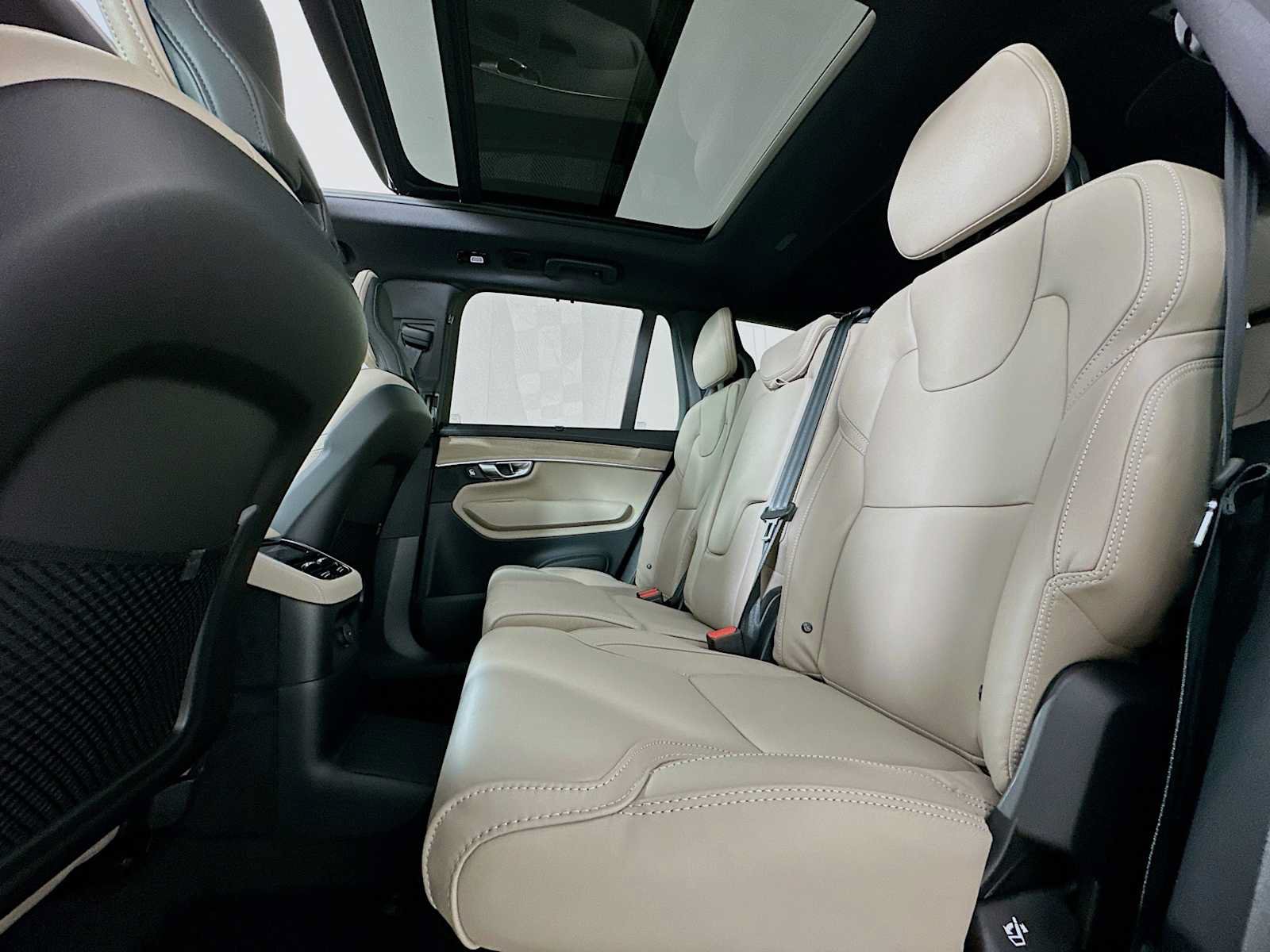 New 2026 Volvo XC90 T8 Ultra w/ Protection Package Premier AWD/4WD image 22