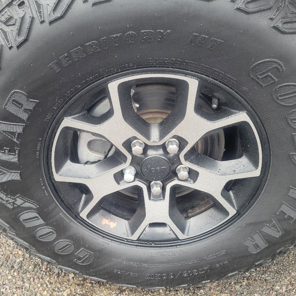 Used 2018 Jeep Wrangler Unlimited Rubicon w/ Dual Top Group image 45