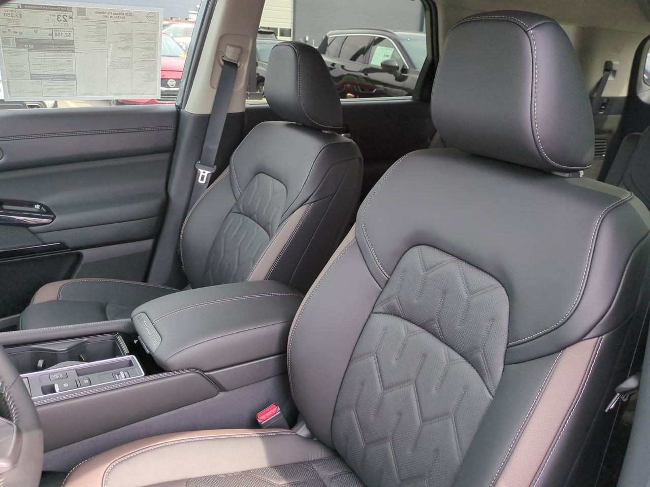 New 2026 Nissan Pathfinder Platinum w/ Accent Package FWD image 15