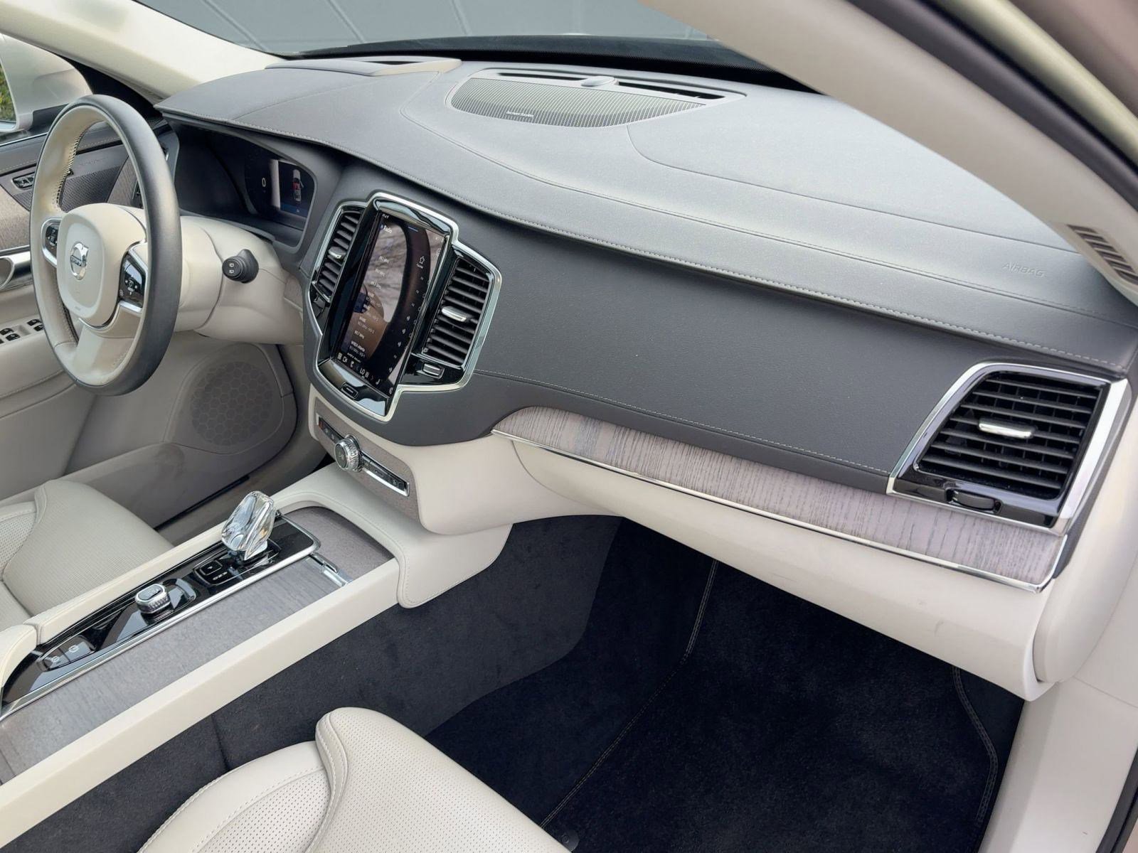 Certified 2023 Volvo XC90 B6 Ultimate image 31