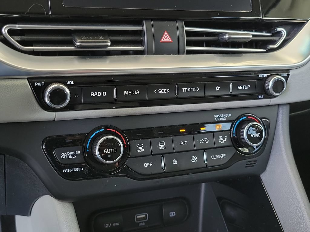 Used 2021 Kia Niro EX FWD image 24