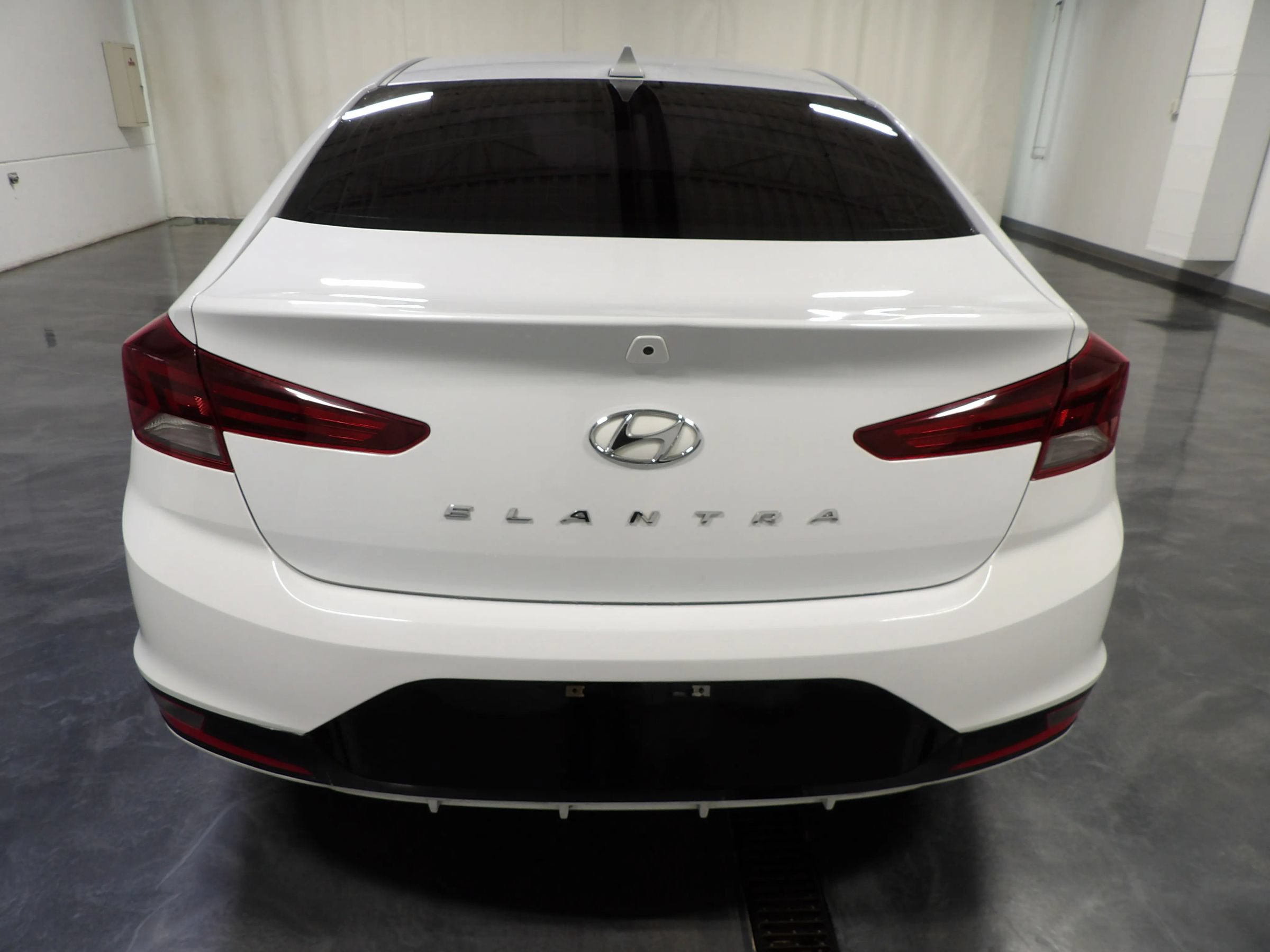 Used 2020 Hyundai Elantra Value Edition w/ Cargo Package (C1) FWD image 5