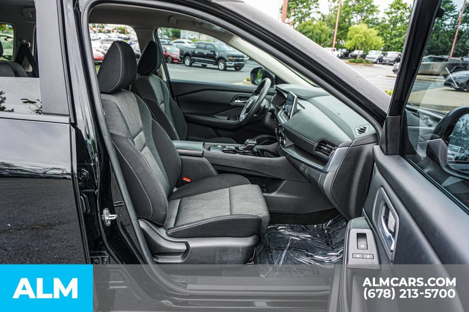 Used 2024 Nissan Rogue SV FWD image 22