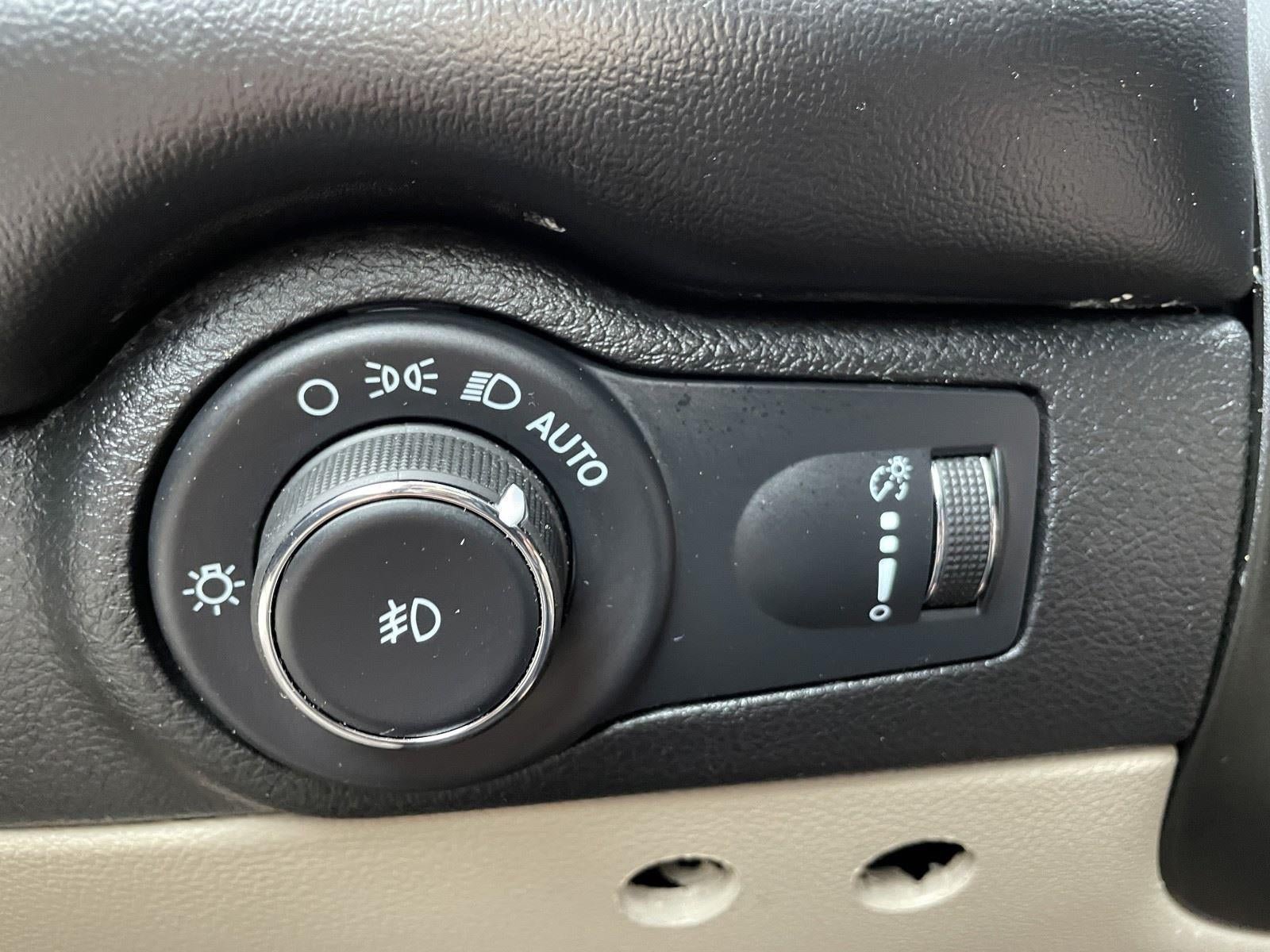 Used 2021 Dodge Durango SXT AWD/4WD image 32