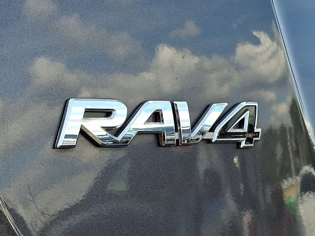 Used 2018 Toyota RAV4 XLE AWD/4WD image 33