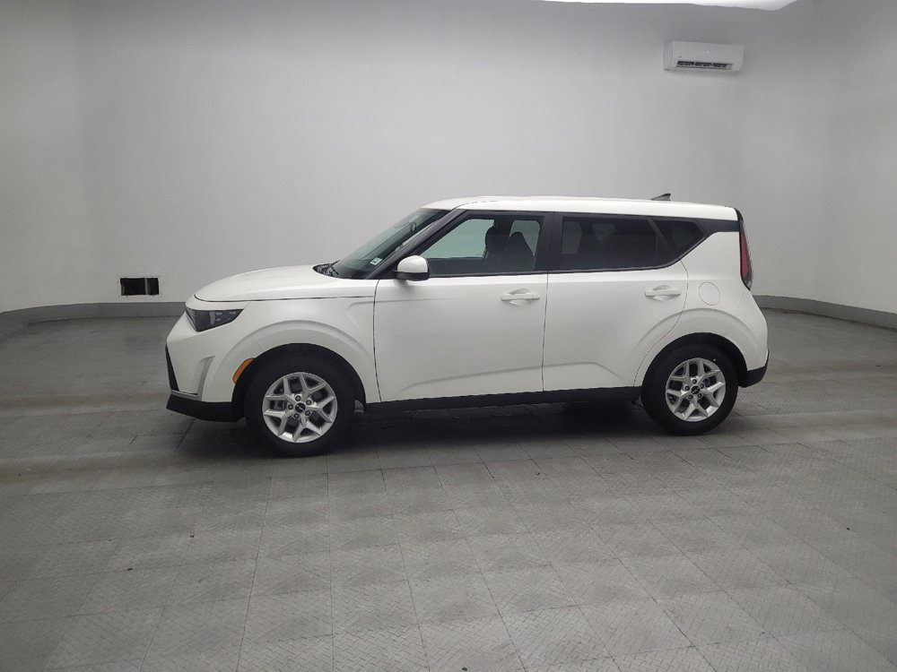 Used 2025 Kia Soul LX w/ LX Technology Package image 2