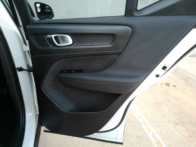 Used 2022 Volvo XC40 P8 Recharge Plus AWD/4WD image 23