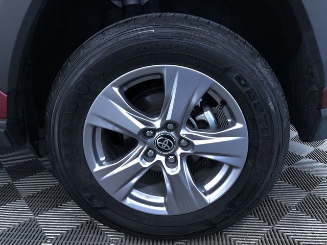 Used 2025 Toyota RAV4 XLE image 16