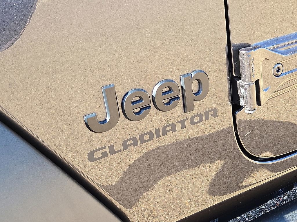 Used 2020 Jeep Gladiator Sport w/ Quick Order Package 24S image 11