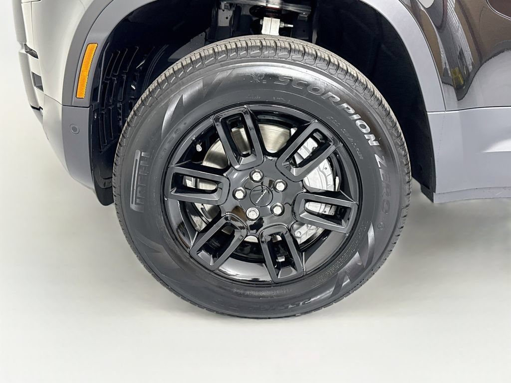 New 2026 Land Rover Defender 110 S AWD/4WD image 31