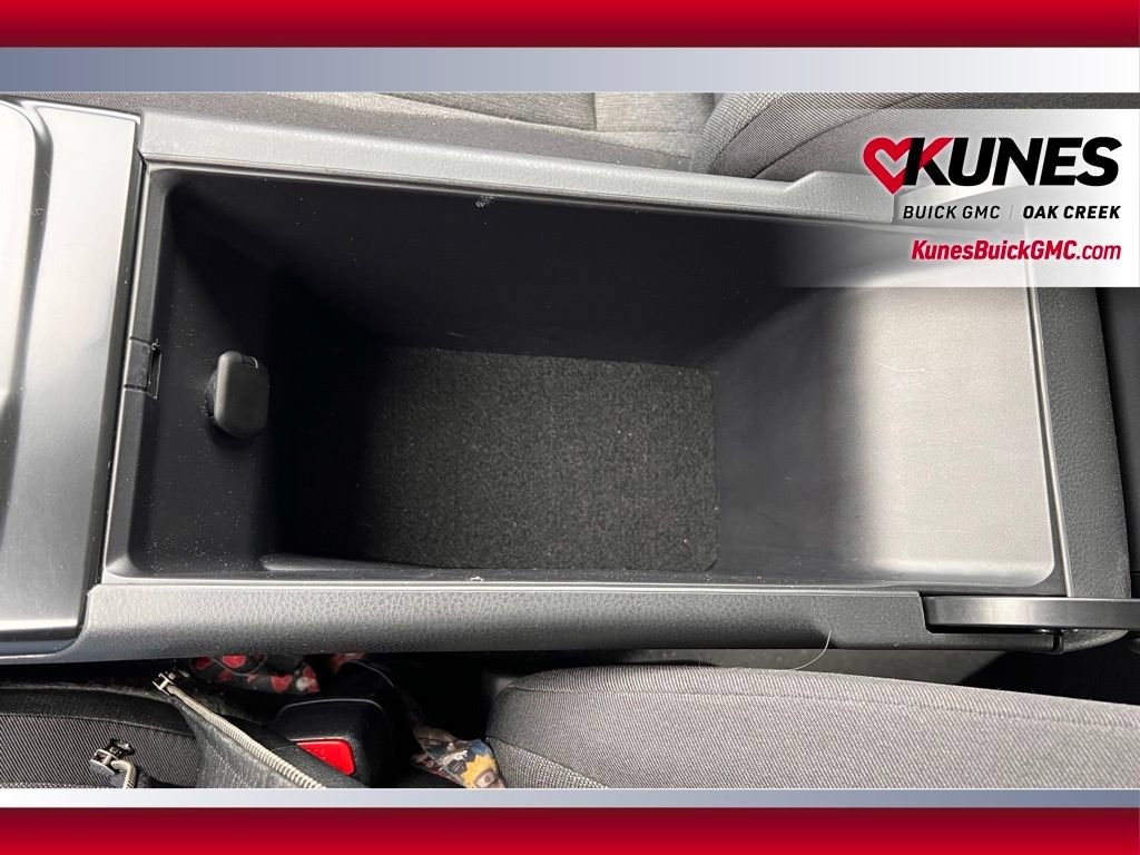 Used 2025 Toyota Camry SE image 25