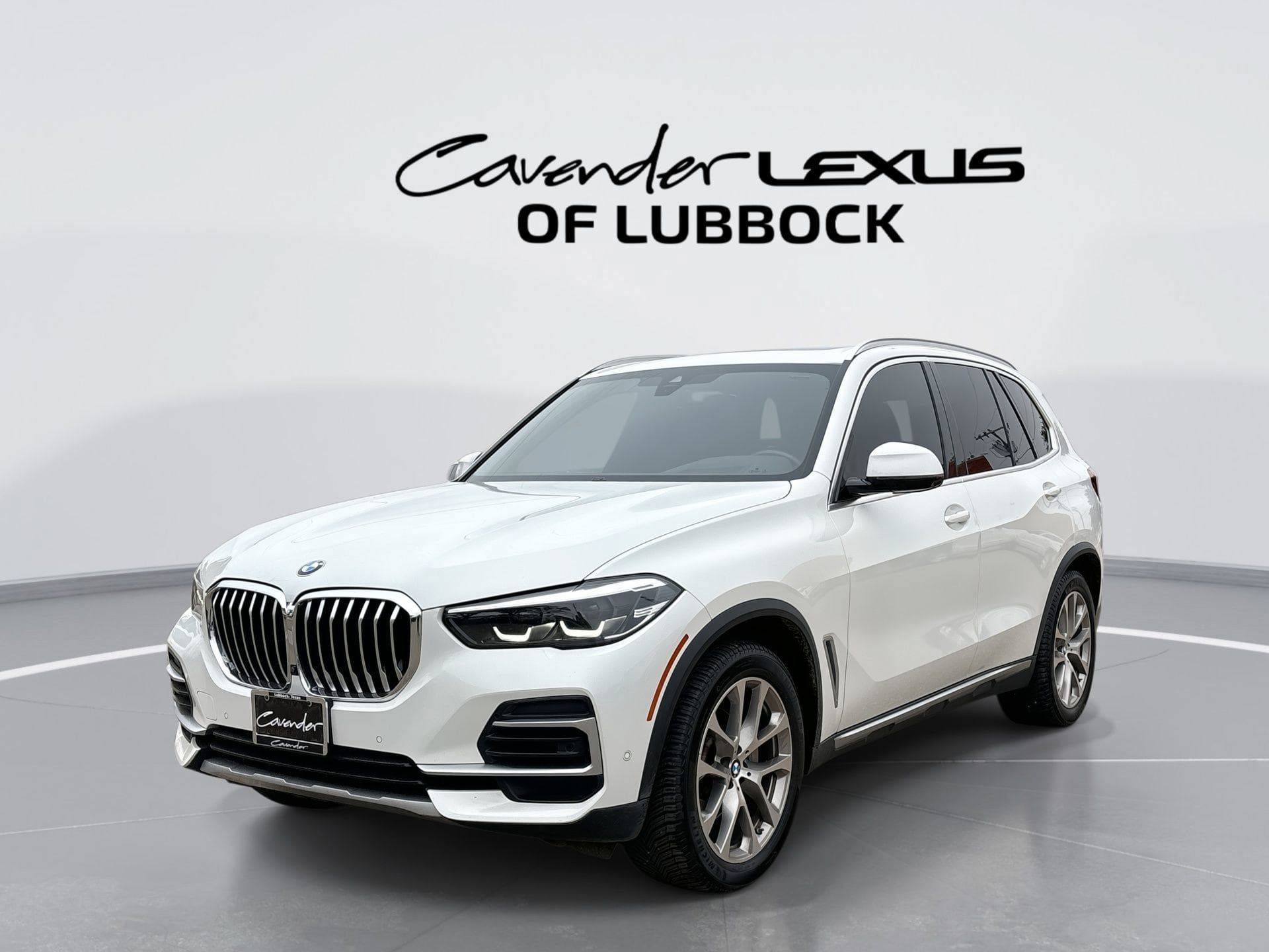 Used 2022 BMW X5 xDrive40i w/ Premium Package AWD/4WD image 1