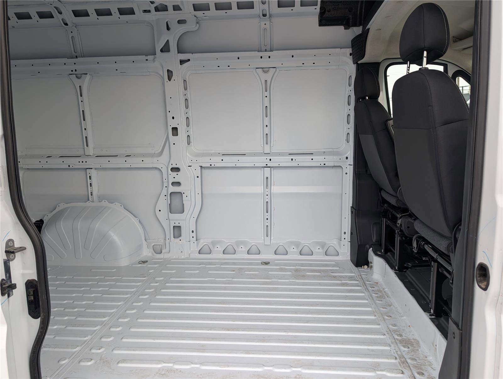 New 2026 RAM ProMaster 2500 w/ Convenience Group image 7