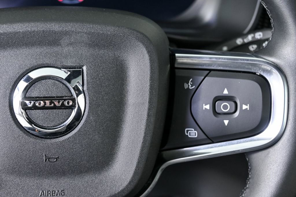 Certified 2025 Volvo XC40 B5 Plus image 12