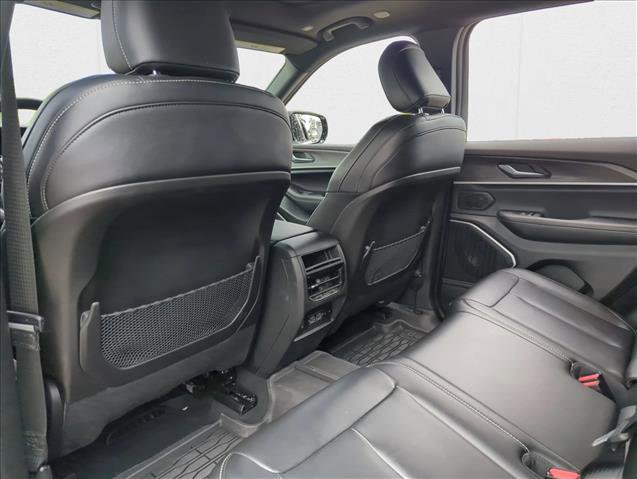 Used 2025 Jeep Grand Cherokee Limited 4xe image 18