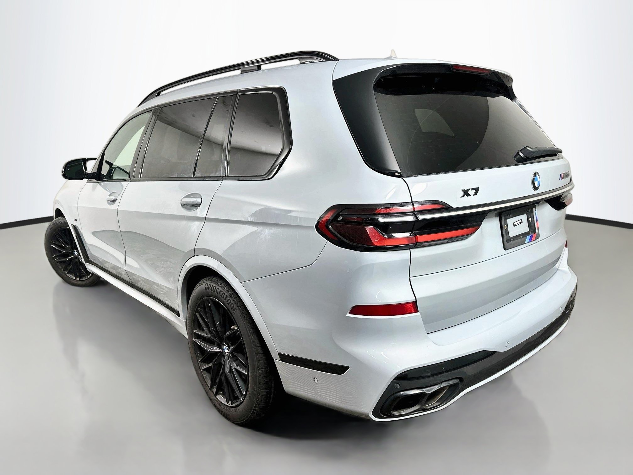 Used 2023 BMW X7 M60i w/ Executive Package AWD/4WD image 5