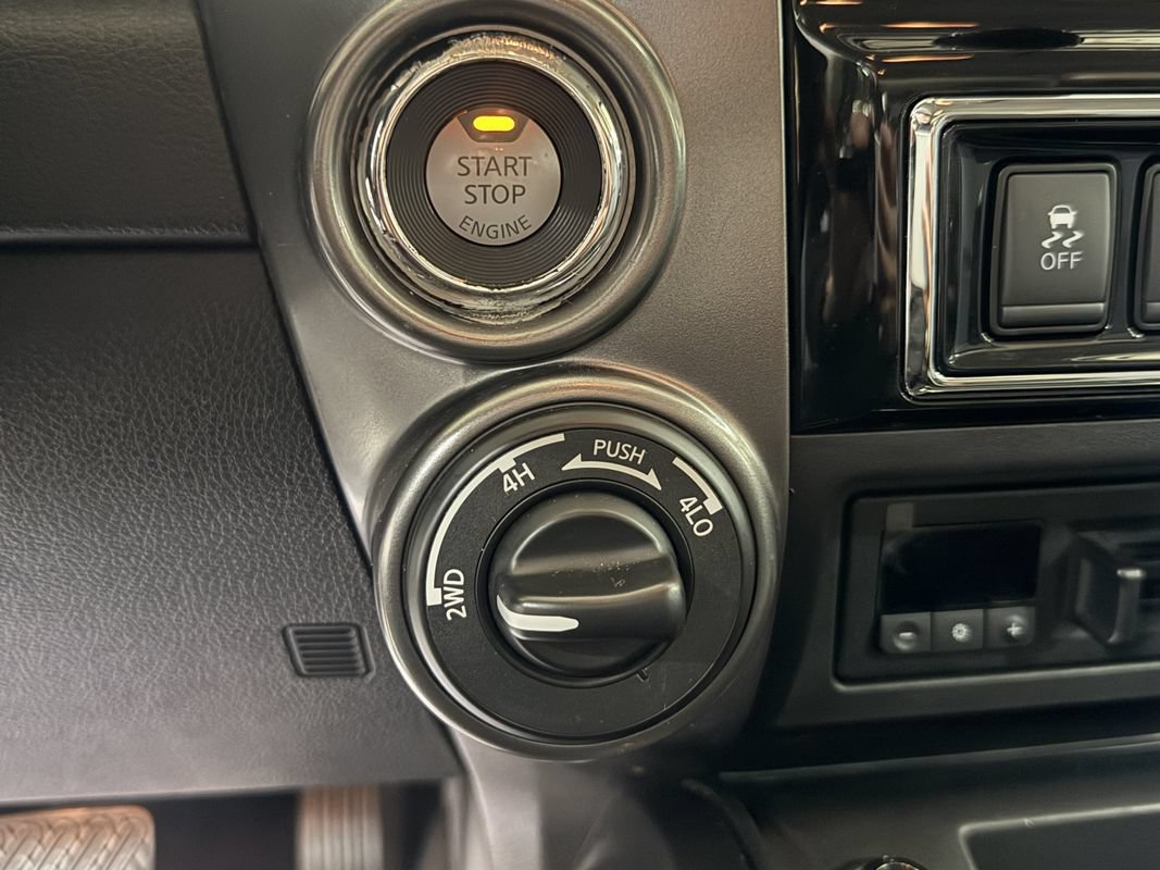 Used 2018 Nissan Titan XD AWD/4WD image 17
