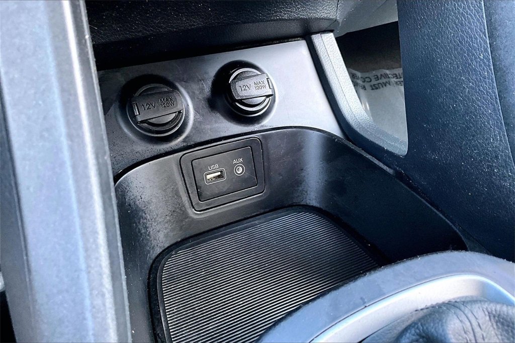 Used 2017 Hyundai Santa Fe Sport image 32