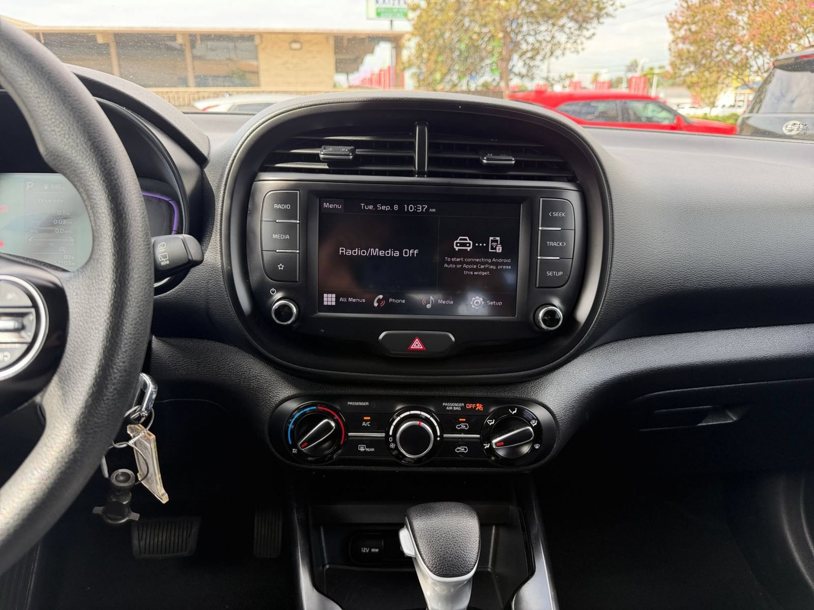 Used 2025 Kia Soul LX w/ LX Technology Package FWD image 16