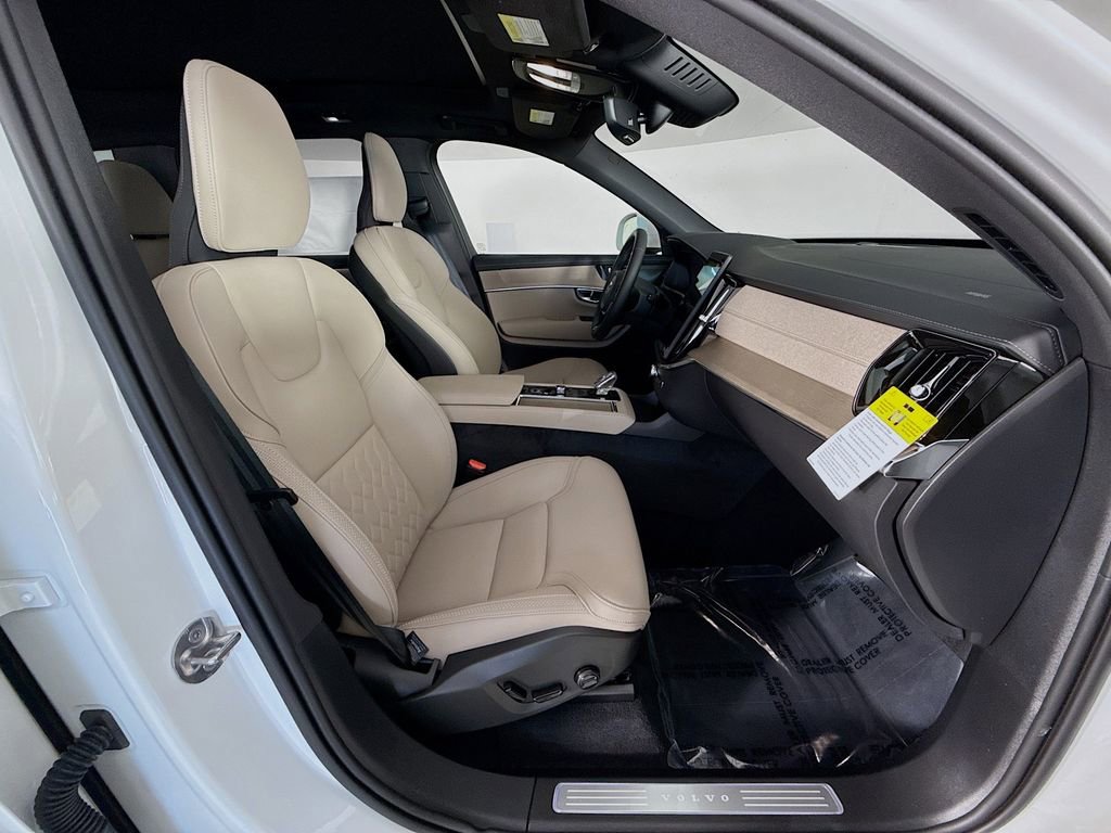 New 2026 Volvo XC90 B6 Plus w/ Protection Package Premier image 30