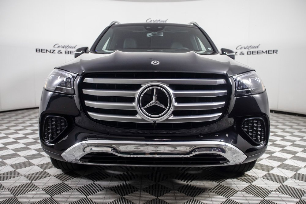 Used 2025 Mercedes-Benz GLS 450 4MATIC image 4