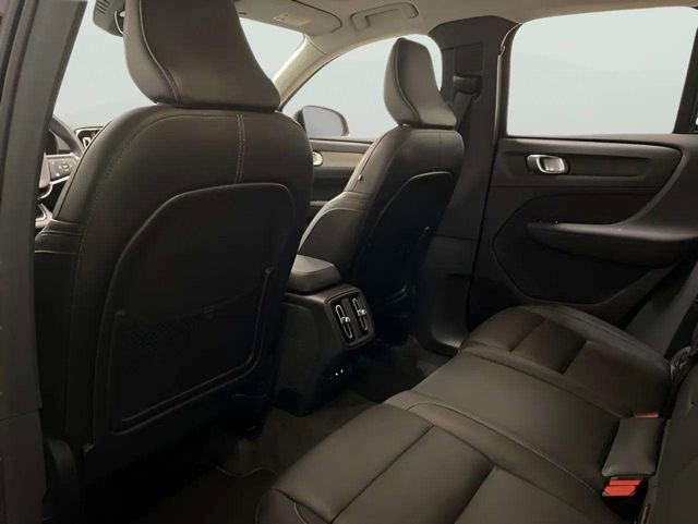 Used 2025 Volvo XC40 B5 Plus AWD/4WD image 40