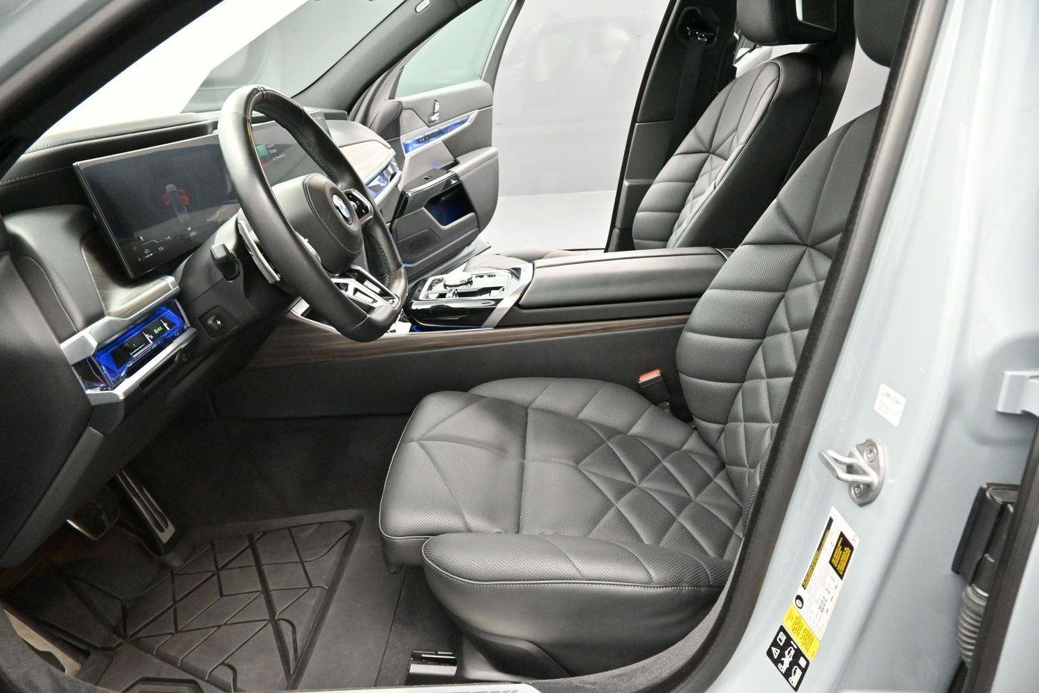 Used 2024 BMW 740i xDrive w/ Premium Package AWD/4WD image 14