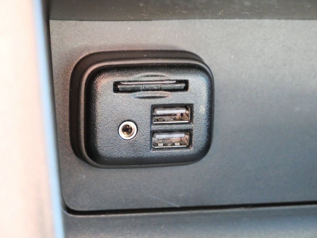 Used 2022 GMC Canyon Denali w/ Denali Black Edition Package image 44