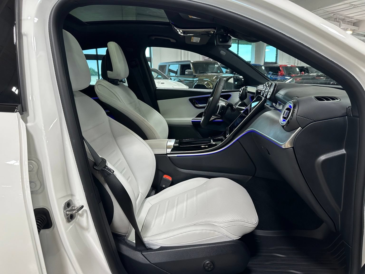 Used 2026 Mercedes-Benz GLC 300 4MATIC image 40