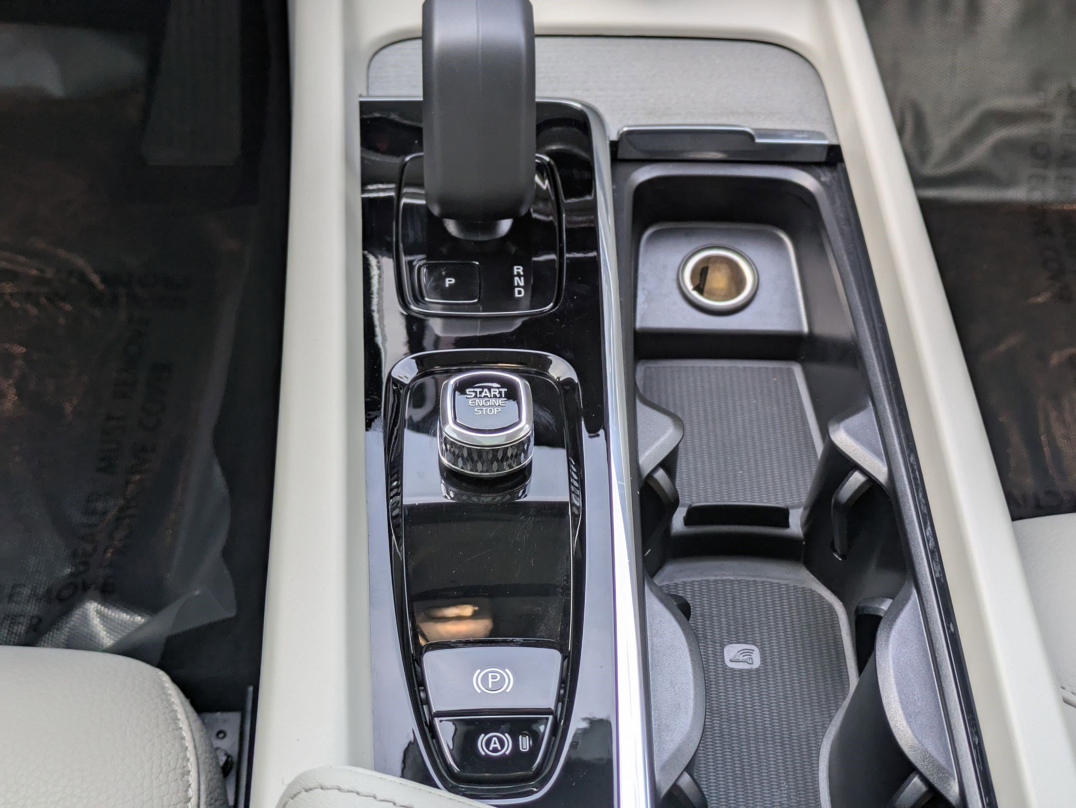 Used 2025 Volvo XC60 B5 Plus w/ Protection Package Premier image 26