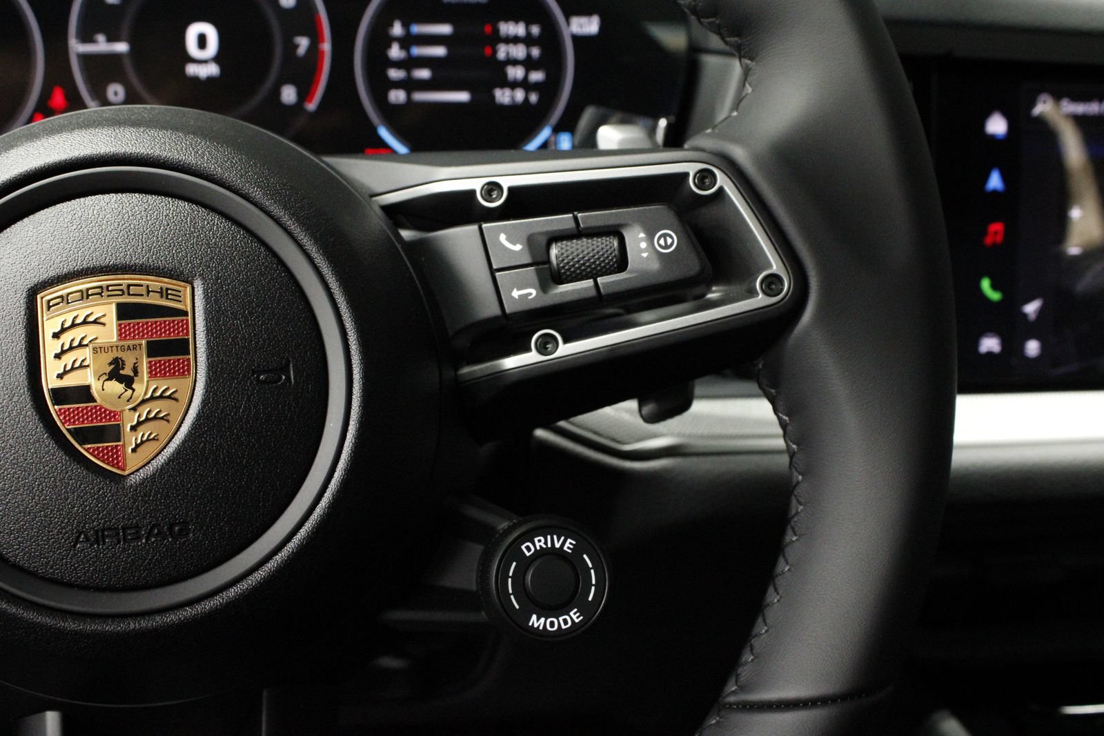 New 2026 Porsche Cayenne Coupe AWD/4WD image 25