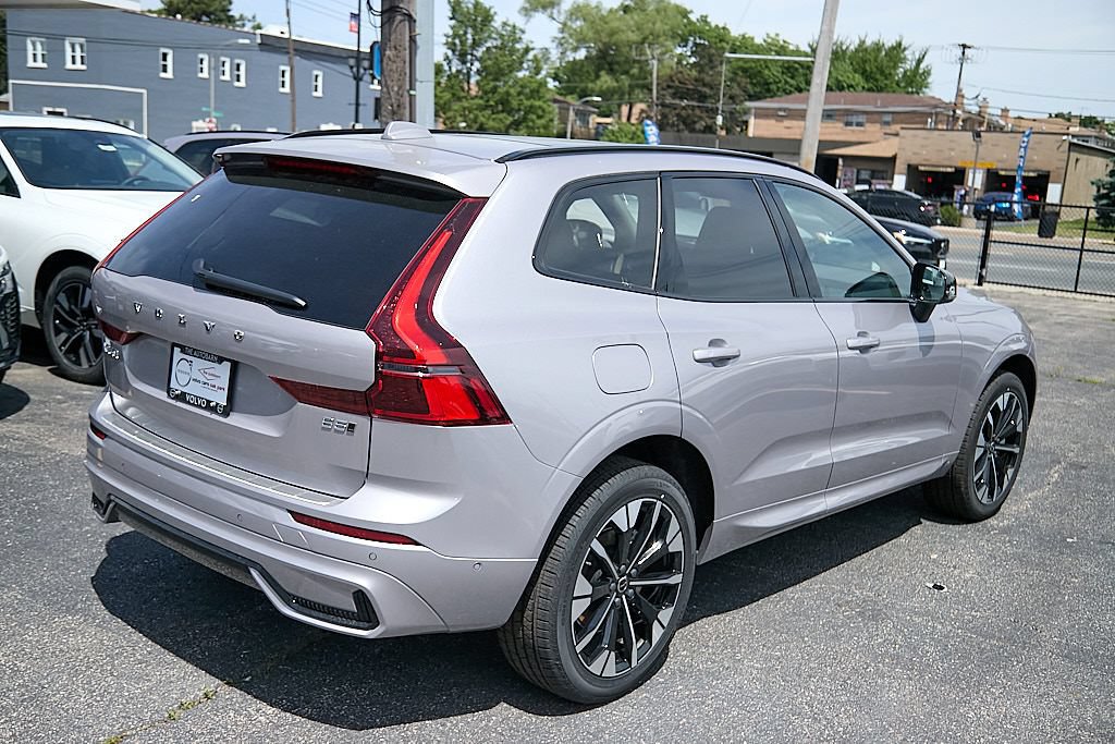 New 2026 Volvo XC60 B5 Plus w/ Climate Package AWD/4WD image 9