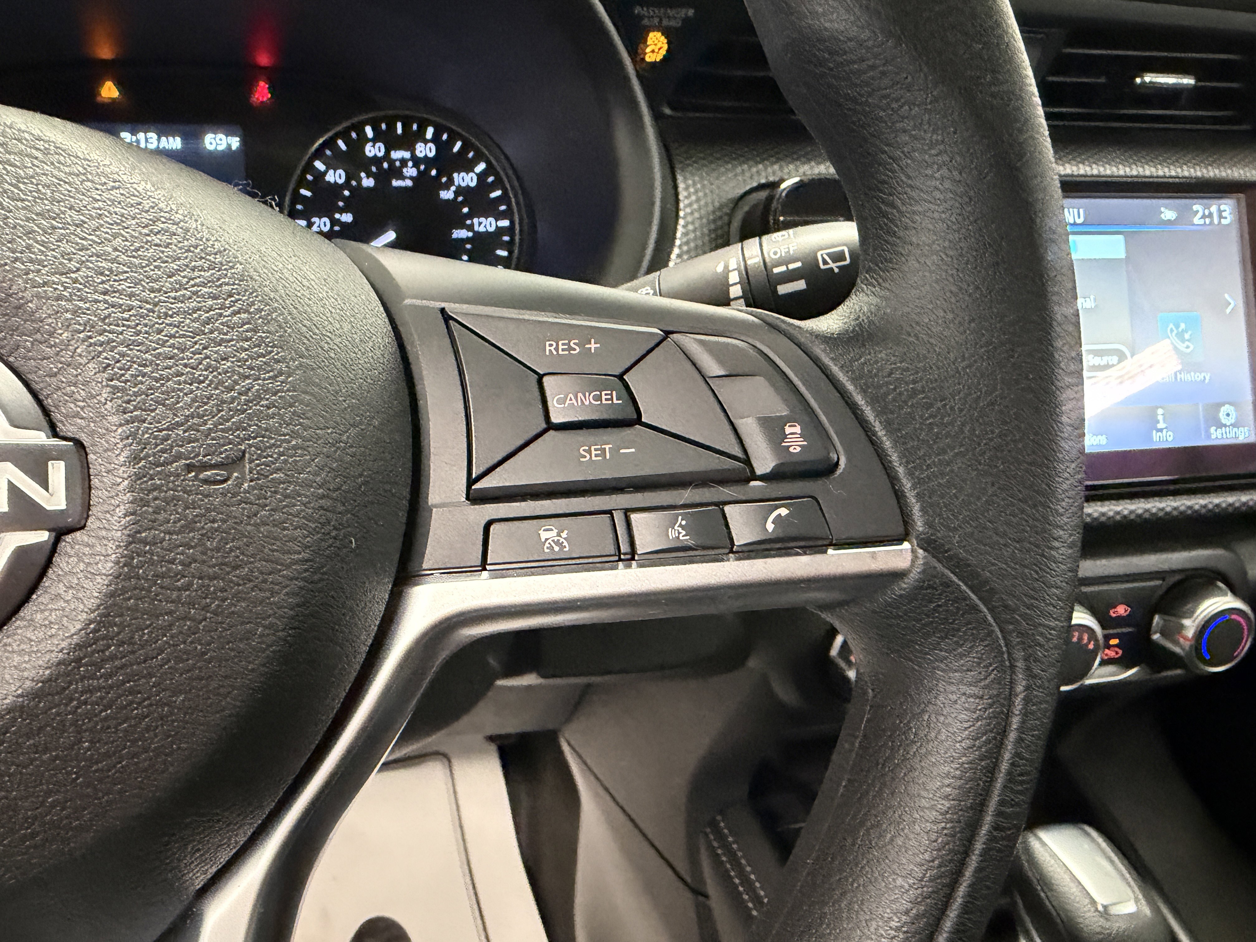 Used 2024 Nissan Kicks SV image 12