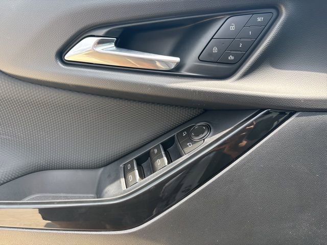 New 2026 Chevrolet Equinox RS w/ Convenience Package III FWD image 40