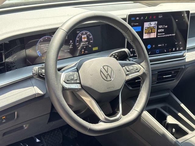 New 2026 Volkswagen Tiguan SE FWD image 7