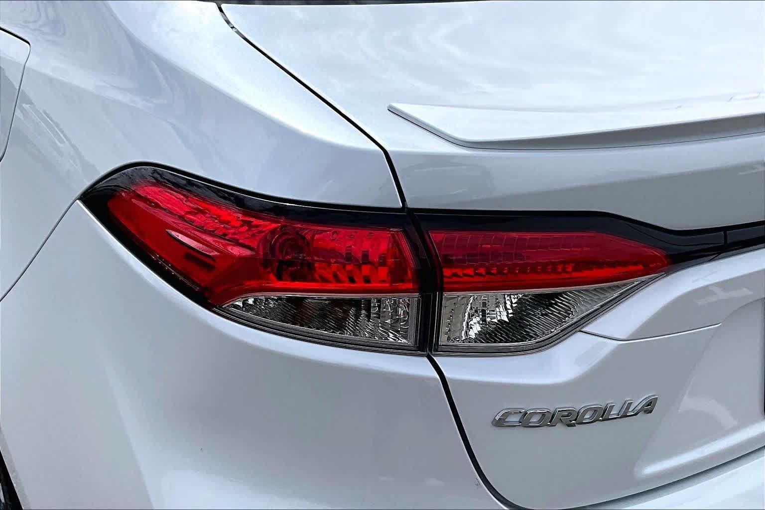Certified 2025 Toyota Corolla SE FWD image 28
