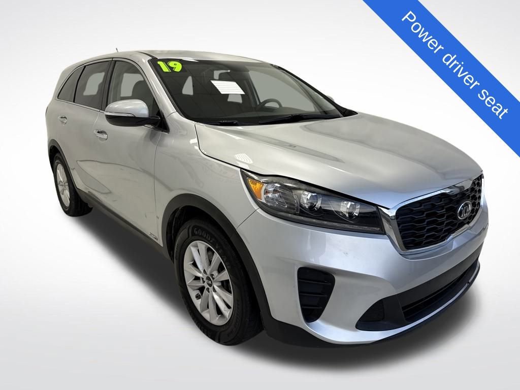 Used 2019 Kia Sorento LX image 3