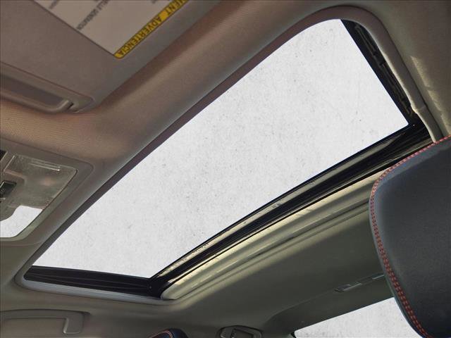 Used 2016 Toyota Camry SE w/ Moonroof Package image 13