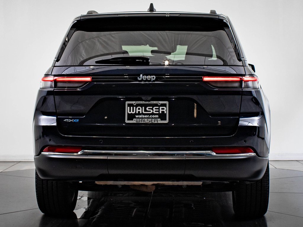 Used 2022 Jeep Grand Cherokee Limited 4xe image 10