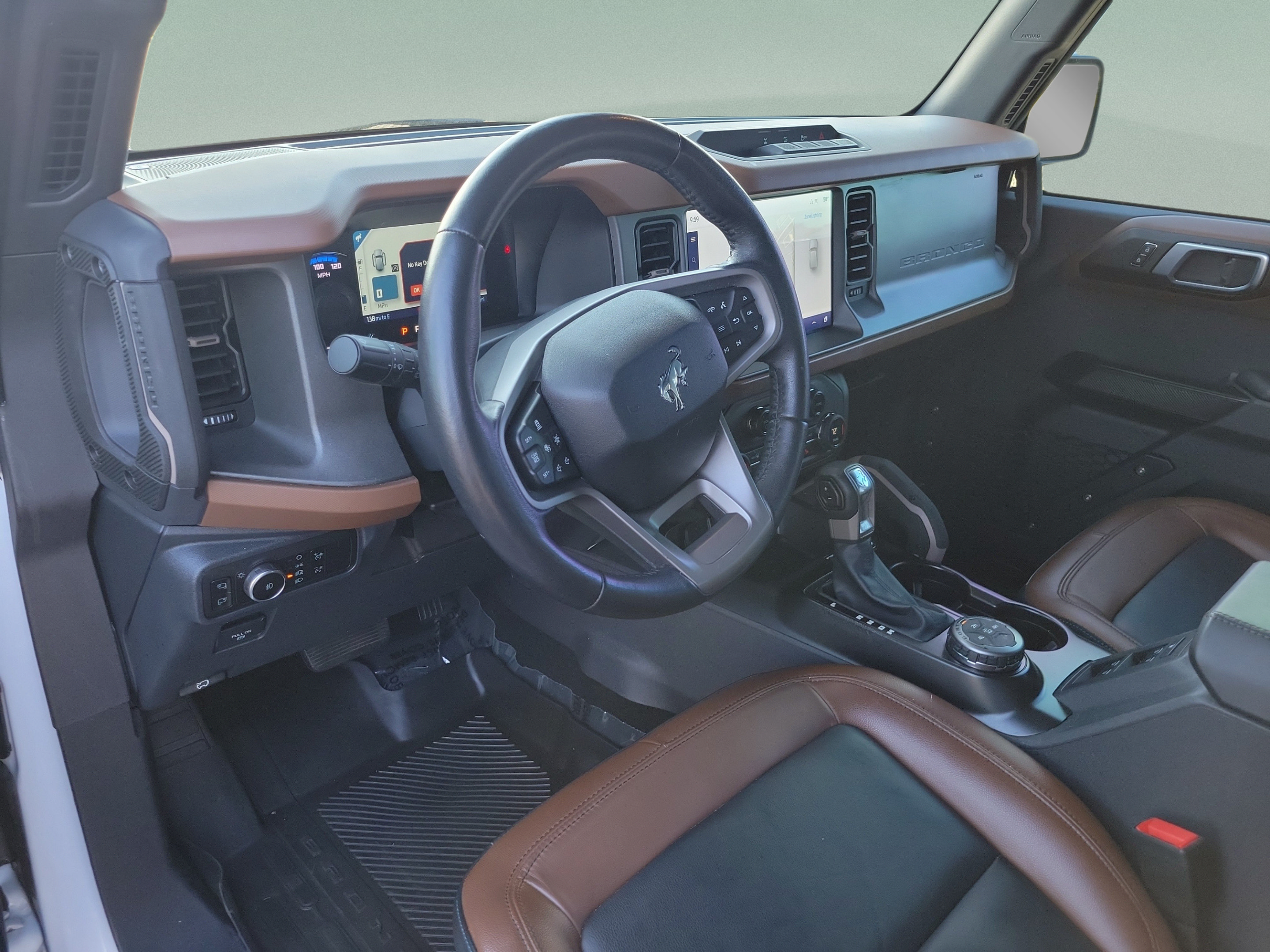 Used 2024 Ford Bronco Outer Banks AWD/4WD image 18