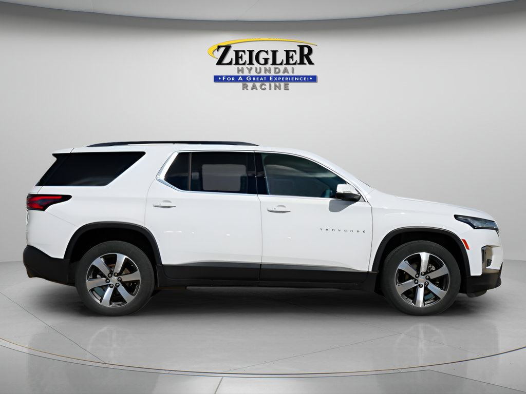 Used 2023 Chevrolet Traverse LT w/ LT Premium Package AWD/4WD image 7