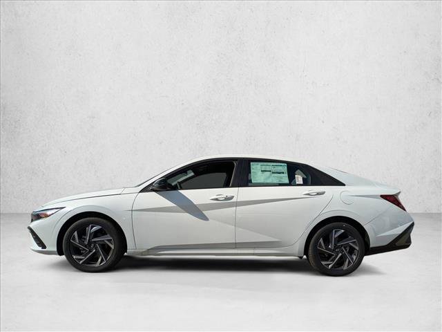 Used 2025 Hyundai Elantra Sport w/ Cargo Package image 5