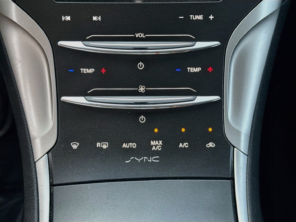 Used 2016 Lincoln MKZ FWD image 15