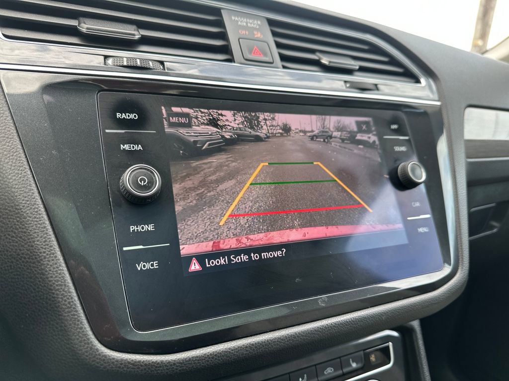 Used 2019 Volkswagen Tiguan SE w/ Panoramic Sunroof Package AWD/4WD image 10