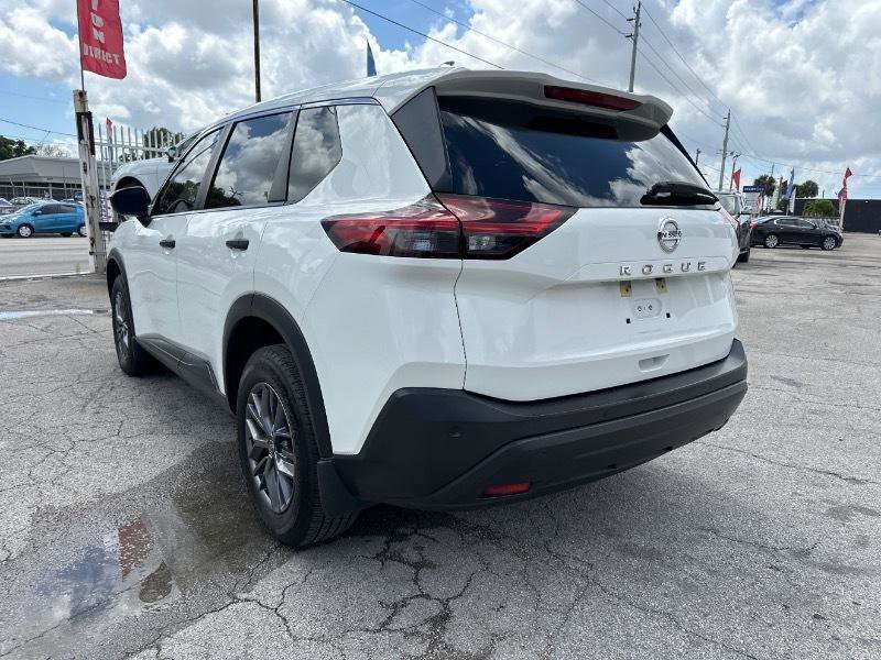 Used 2021 Nissan Rogue S image 3