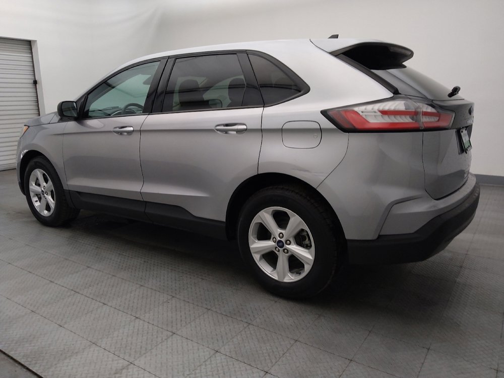 Used 2021 Ford Edge SE image 3