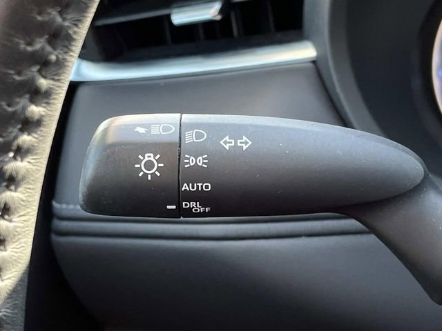 Used 2021 Toyota Venza LE AWD/4WD image 42