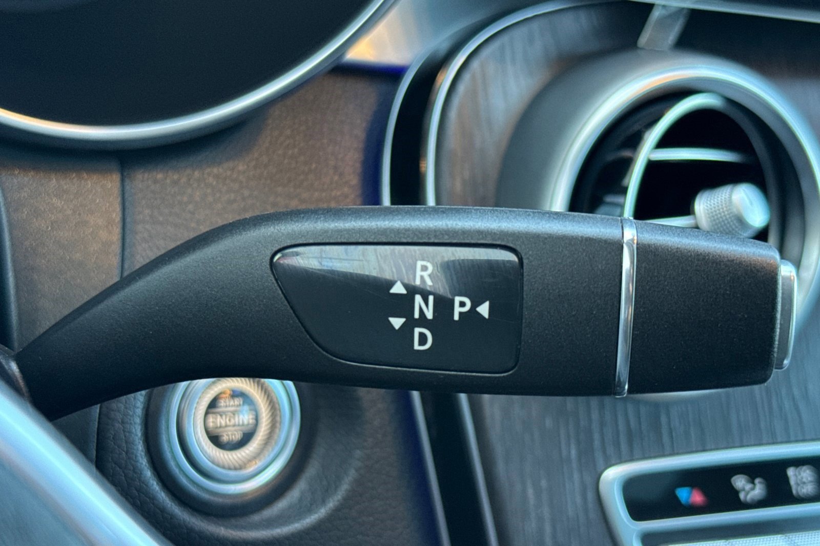 Used 2022 Mercedes-Benz GLC 300 4MATIC image 15