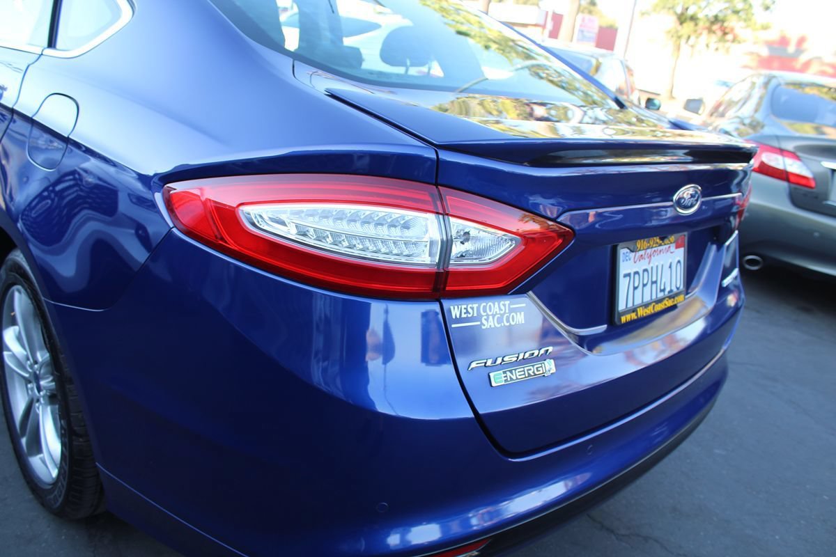 Used 2016 Ford Fusion Energi Titanium FWD image 19